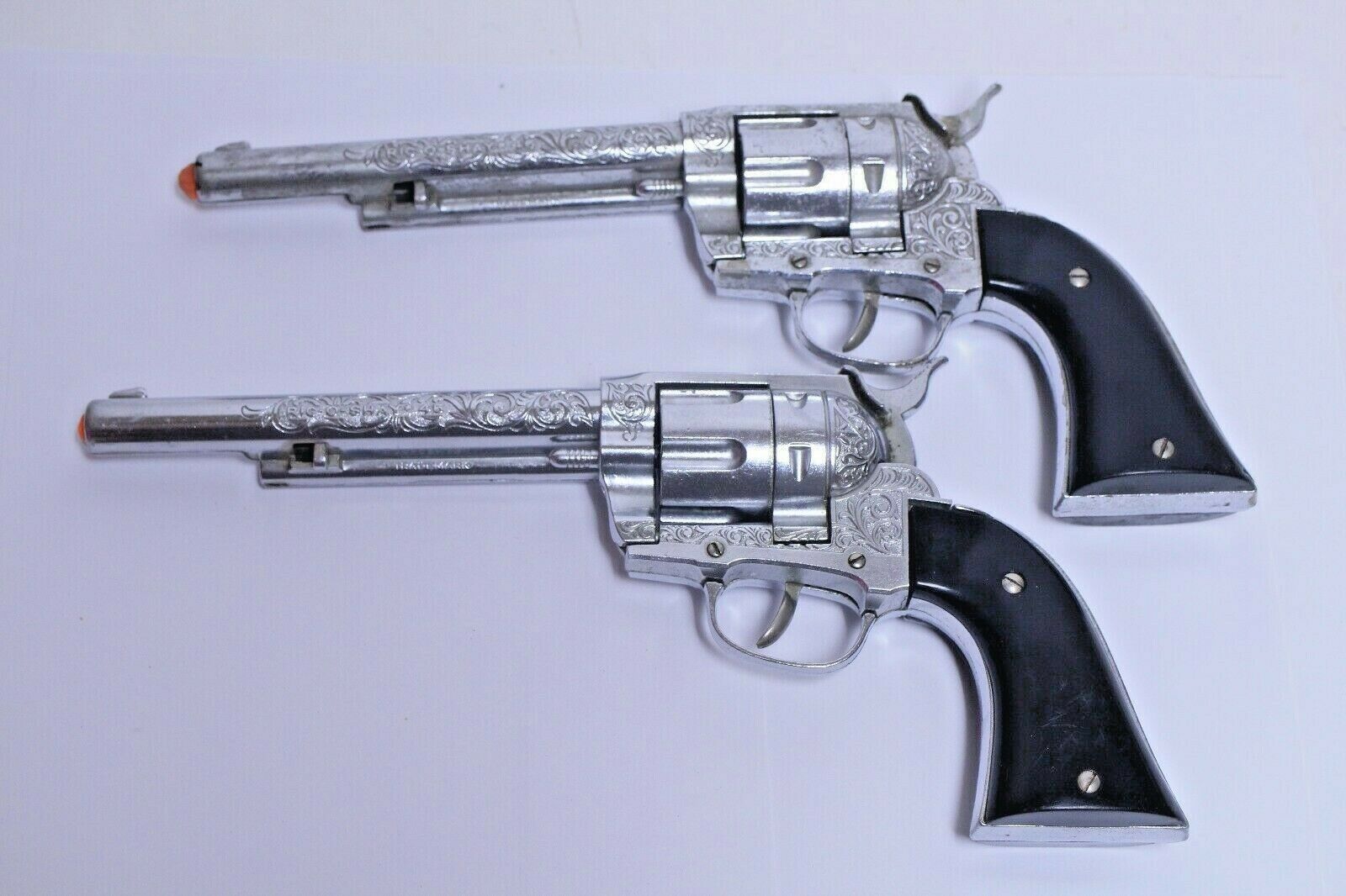 Nice Pair Of Vintage Hubley Ric-o-shay 45 Die-cast Toy Cap Guns