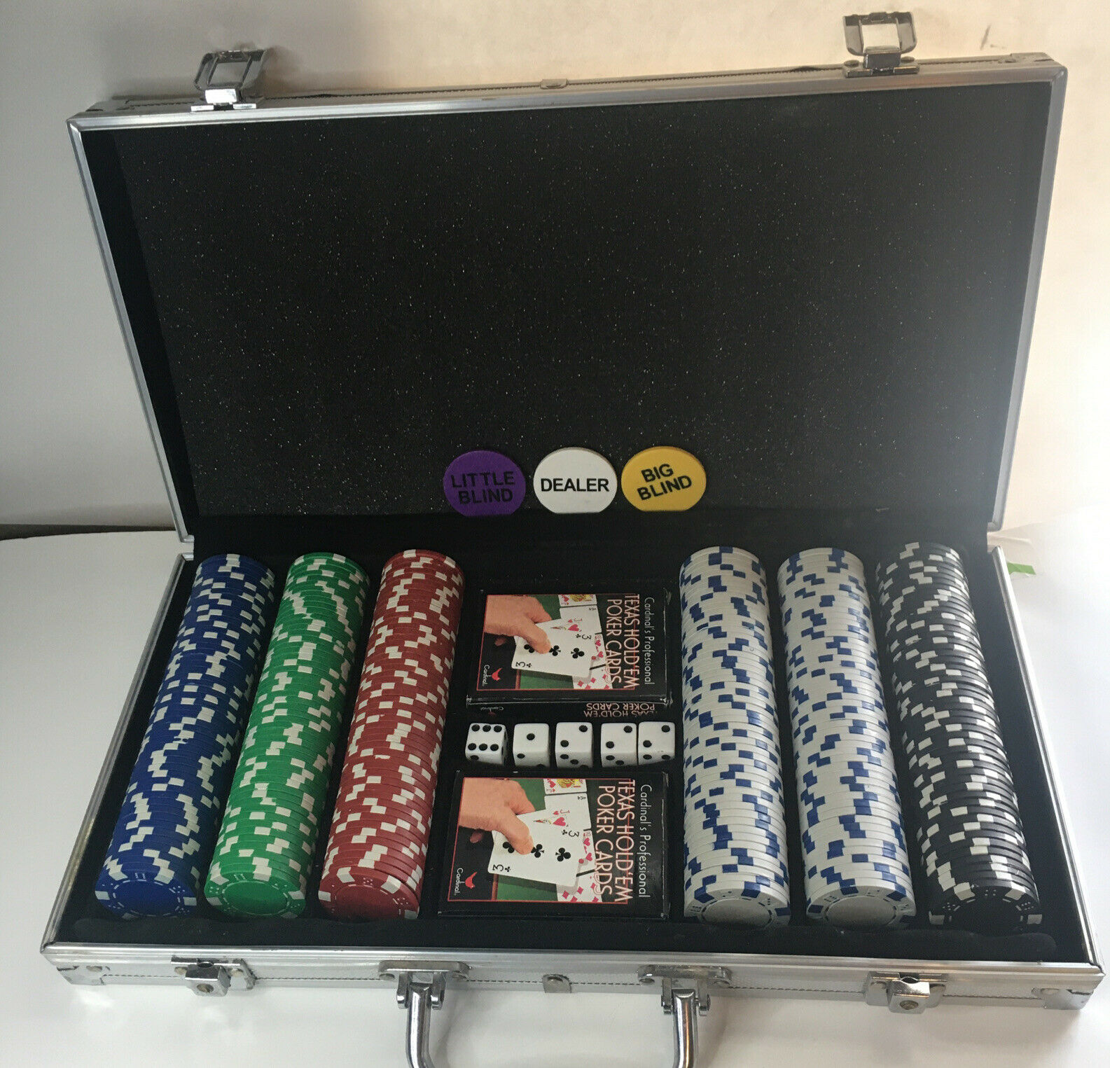 Texas Hold'em Professional Tournament Poker Set In Aluminum Case Complete